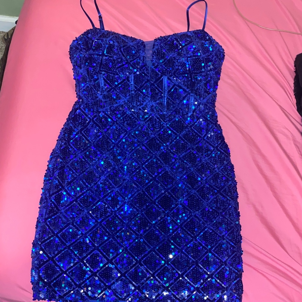 Sequin Spaghetti-Strap Prom Dress in Vibrant Blue